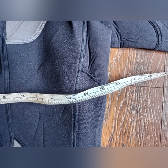 O'Neill Black and Gray Full-Body Wetsuit Size M Style # 204 - Picture 5 of 6